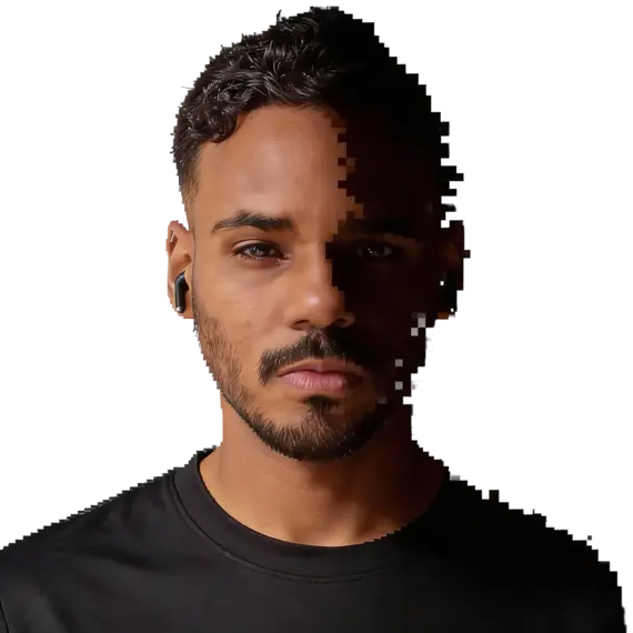 Foto de Renan Rodrigues, com efeito de desmaterialização em pixels, desenvolvedor de software